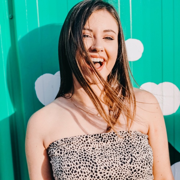 Meet your Posher, Lauren - Picture 1 of 1